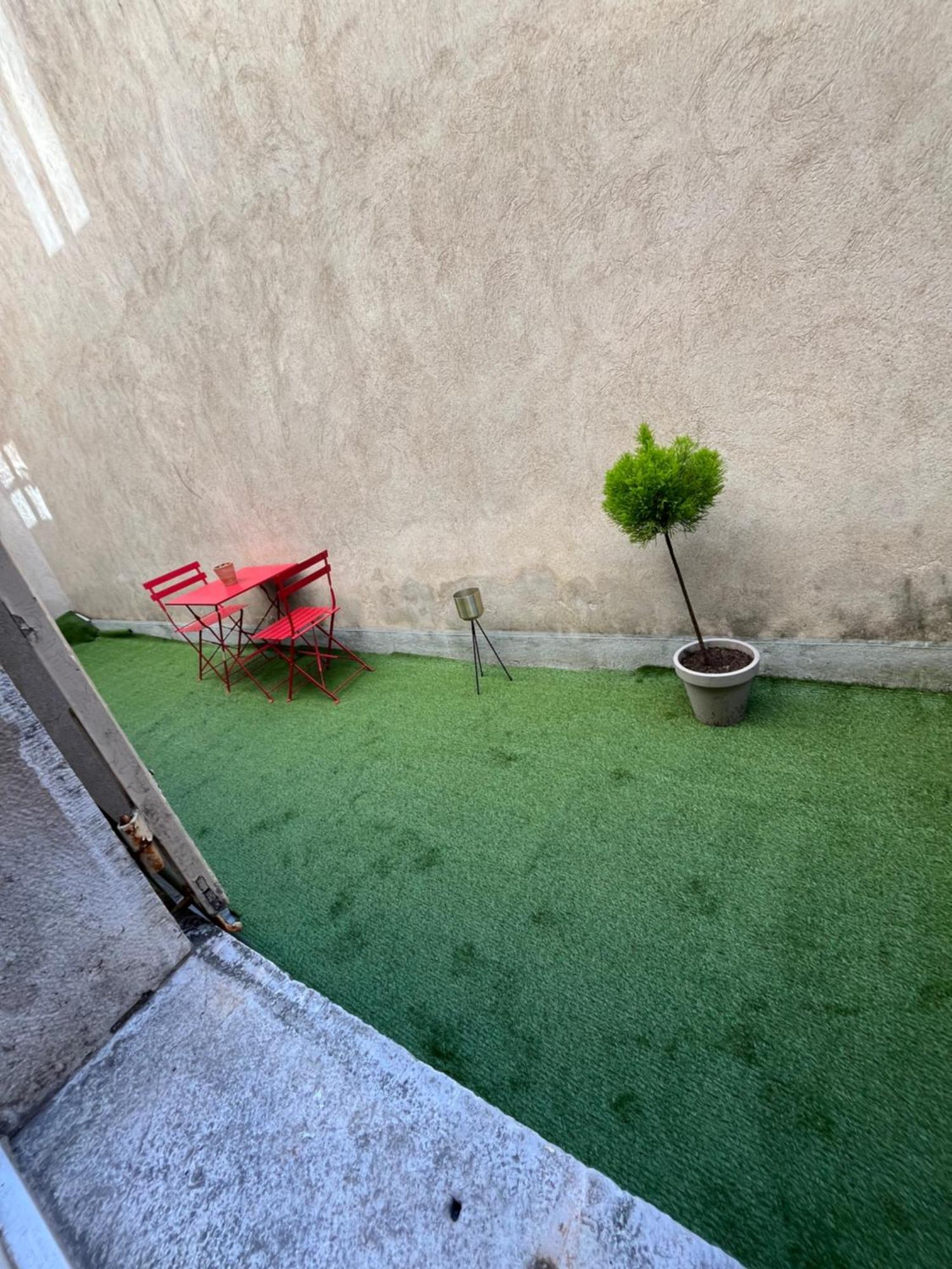 Ca Se Passe Ici Apartment Dijon Exterior foto